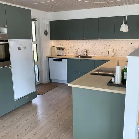 Chrissie - 150m From The Sea By Interhome