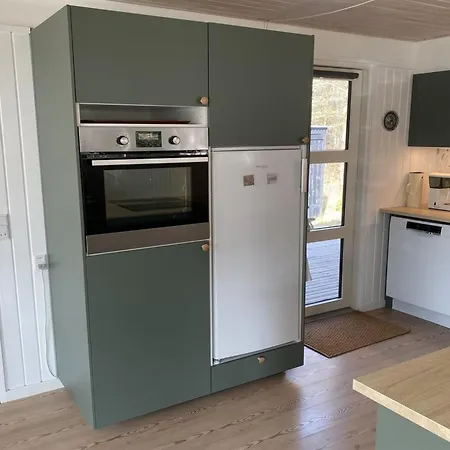 Chrissie - 150m From The Sea By Interhome Hals