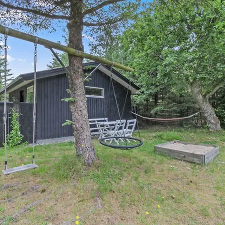 Chrissie - 150m From The Sea By Interhome